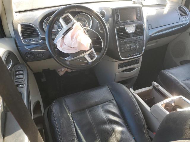 2C4RC1CG3CR124867 - 2012 CHRYSLER TOWN & COU TOURING L RED photo 8