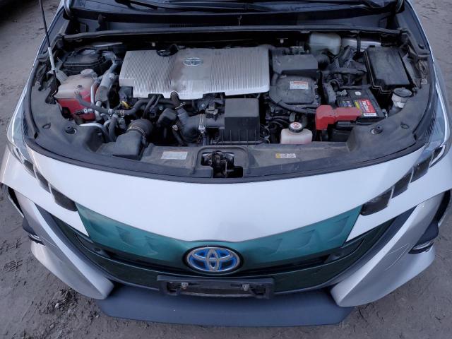 JTDKARFP6H3057389 - 2017 TOYOTA PRIUS PRIM SILVER photo 11
