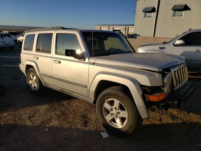 1J8HH48KX8C105432 - 2008 JEEP COMMANDER SPORT فضي صورة 4