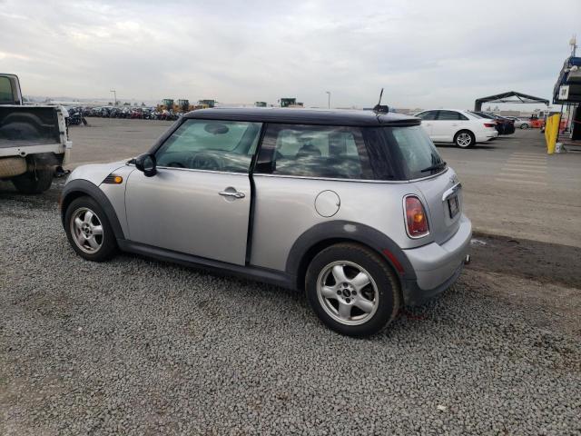 WMWMF33527TT51538 - 2007 MINI COOPER SILVER photo 2