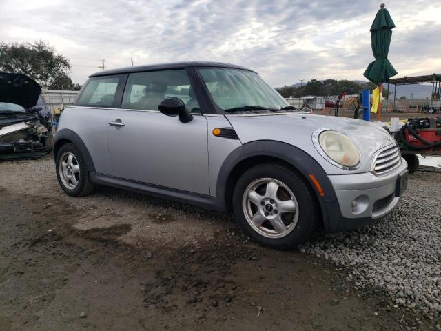 WMWMF33527TT51538 - 2007 MINI COOPER SILVER photo 4