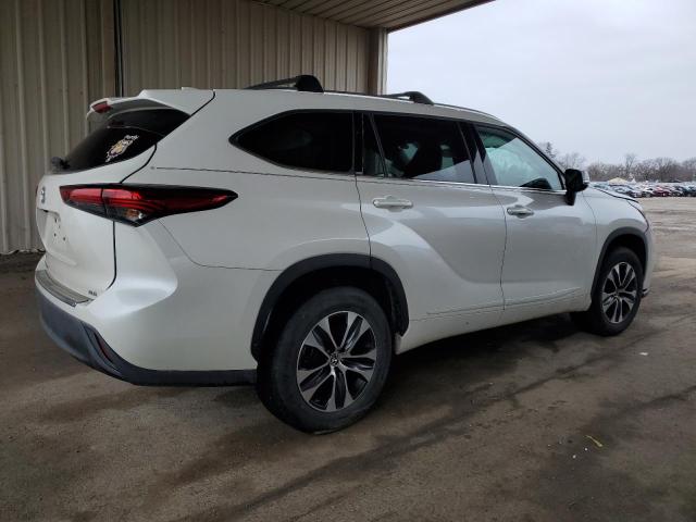 5TDGZRAH4LS019925 - 2020 TOYOTA HIGHLANDER XLE WHITE photo 3