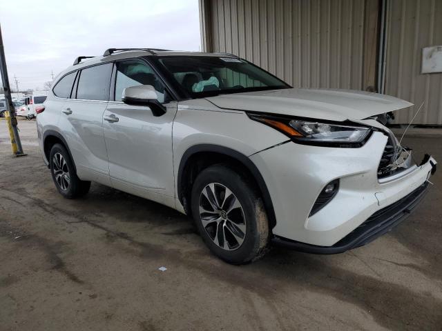 5TDGZRAH4LS019925 - 2020 TOYOTA HIGHLANDER XLE WHITE photo 4