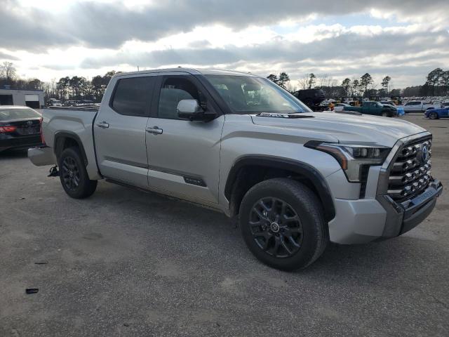 5TFNC5DB6RX060049 - 2024 TOYOTA TUNDRA CREWMAX PLATINUM ვერცხლისფერი ფოტო 4