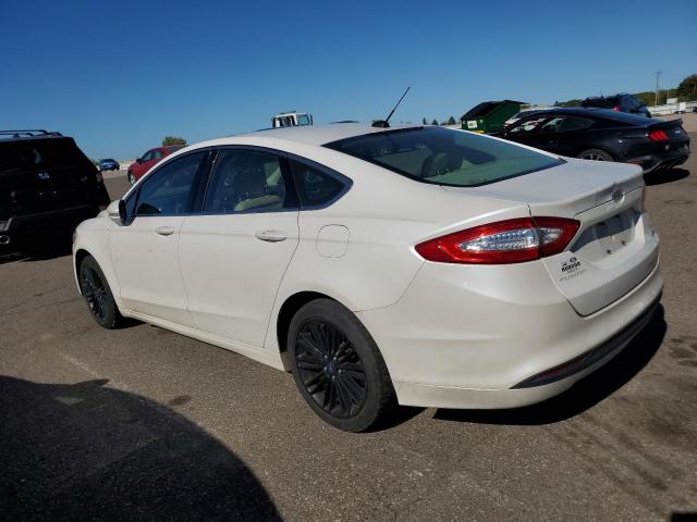 3FA6P0HR4DR266772 - 2013 FORD FUSION SE WHITE photo 2