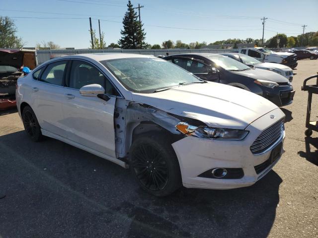3FA6P0HR4DR266772 - 2013 FORD FUSION SE WHITE photo 4