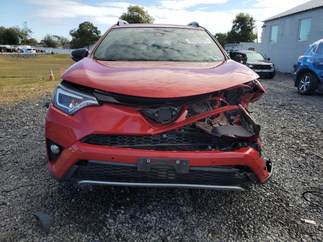JTMJFREV6HJ166217 - 2017 TOYOTA RAV4 SE RED photo 5