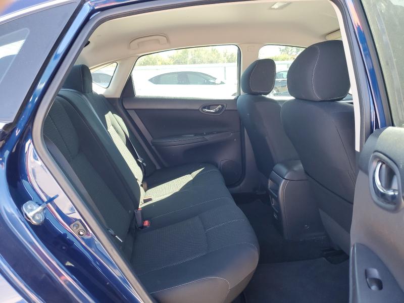 3N1AB7AP0JY345946 - 2018 NISSAN SENTRA S 蓝色 照片 10