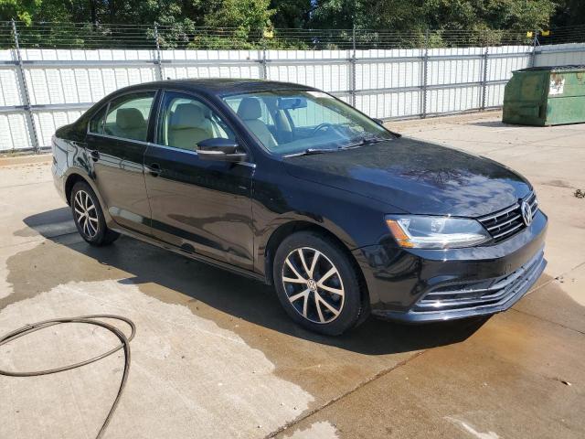 3VWB67AJ5JM238154 - 2018 VOLKSWAGEN JETTA SE BLACK photo 4