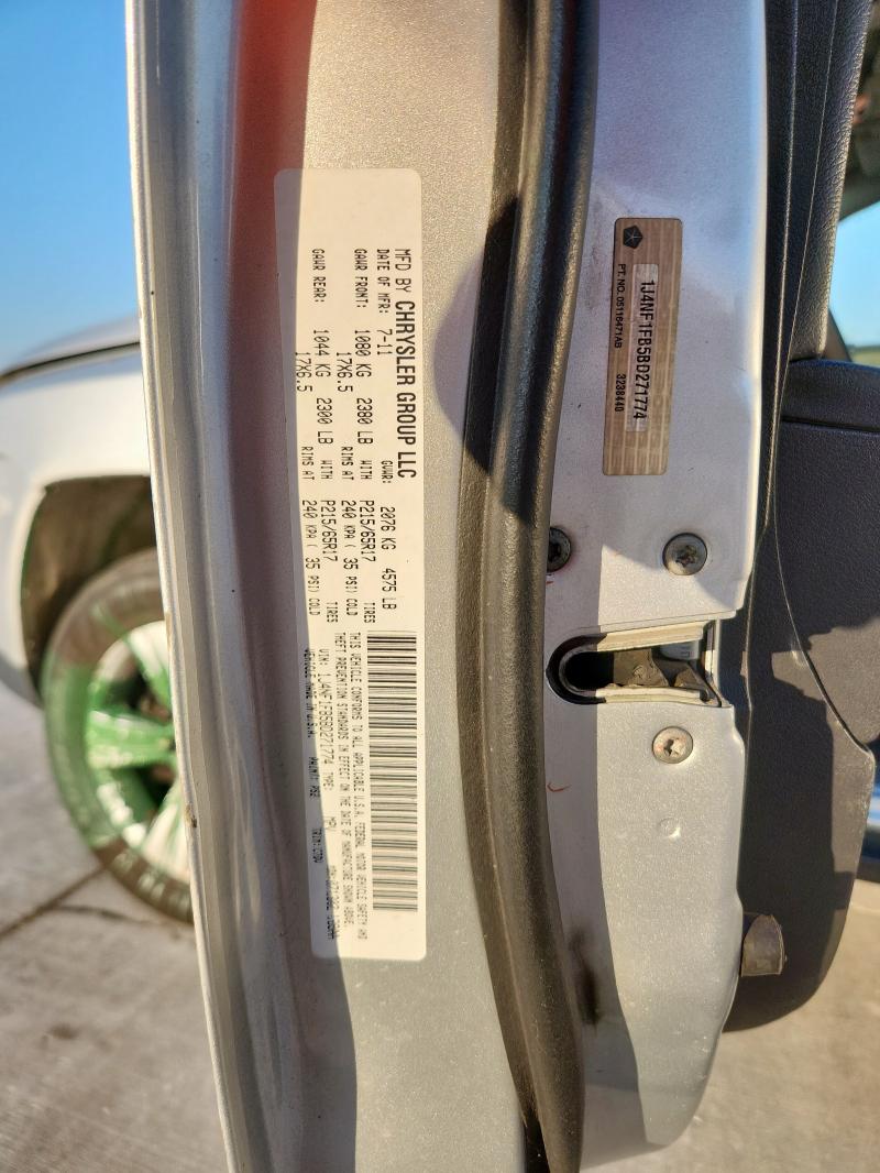 1J4NF1FB5BD271774 - 2011 JEEP COMPASS SPORT 银色 照片 12