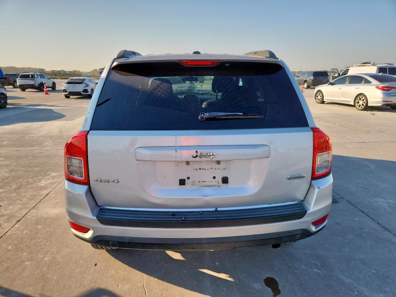 1J4NF1FB5BD271774 - 2011 JEEP COMPASS SPORT 银色 照片 6