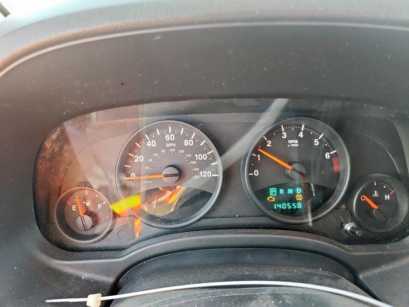 1J4NF1FB5BD271774 - 2011 JEEP COMPASS SPORT 银色 照片 9