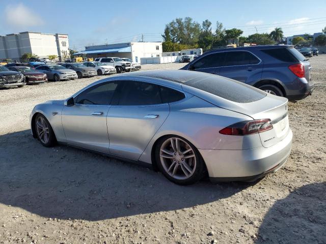 5YJSA1CG6DFP13934 - 2013 TESLA MODEL S SILVER photo 2