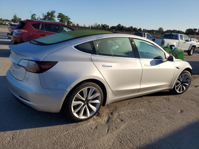 5YJ3E1EA4JF007901 - 2018 TESLA MODEL 3 فضي صورة 3
