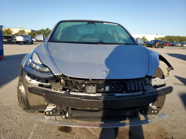 5YJ3E1EA4JF007901 - 2018 TESLA MODEL 3 فضي صورة 5