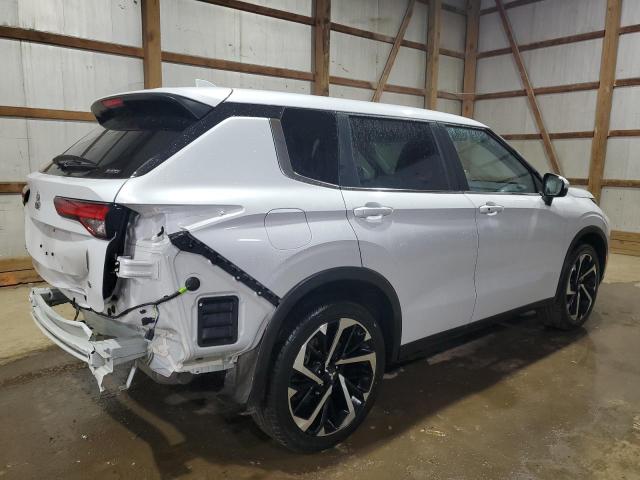 JA4J4VA84RZ084370 - 2024 MITSUBISHI OUTLANDER SE WHITE photo 3