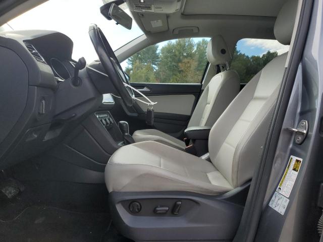 3VV2B7AX0KM056559 - 2019 VOLKSWAGEN TIGUAN SE Сірий фото 7