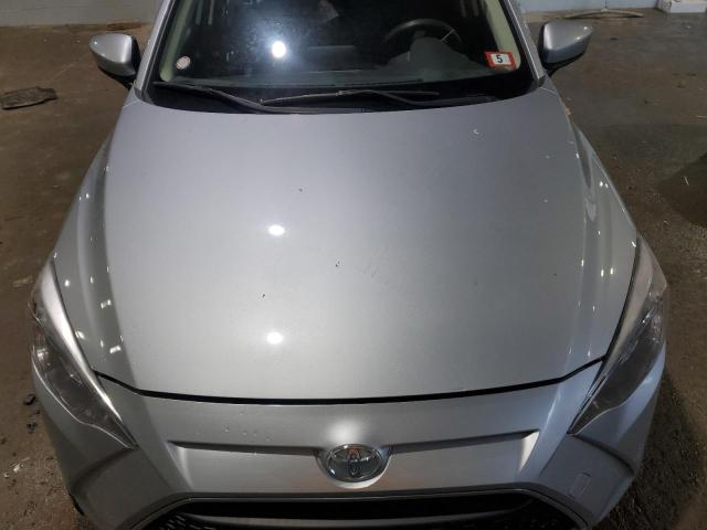 3MYDLBYV4KY503268 - 2019 TOYOTA YARIS L 银色 照片 11
