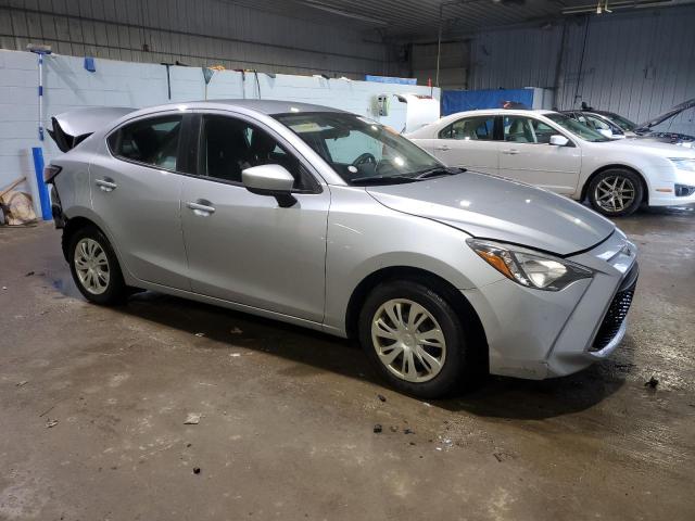 3MYDLBYV4KY503268 - 2019 TOYOTA YARIS L 银色 照片 4