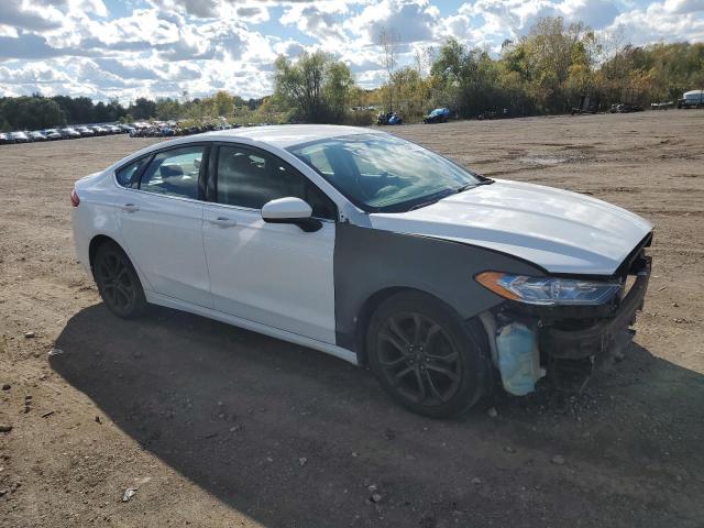 3FA6P0H79JR113895 - 2018 FORD FUSION SE Weiß Foto 4