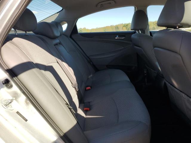 5NPEC4AB5DH788416 - 2013 HYUNDAI SONATA SE Күміс фото 10