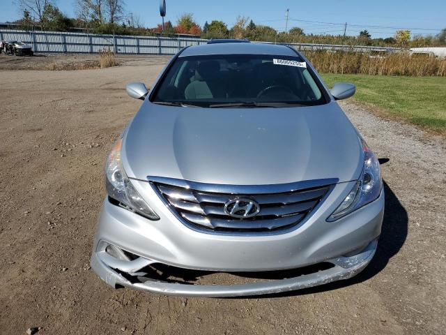 5NPEC4AB5DH788416 - 2013 HYUNDAI SONATA SE Күміс фото 5