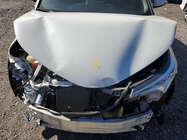 NMTKHMBX7JR052080 - 2018 TOYOTA C-HR XLE Білий фото 12