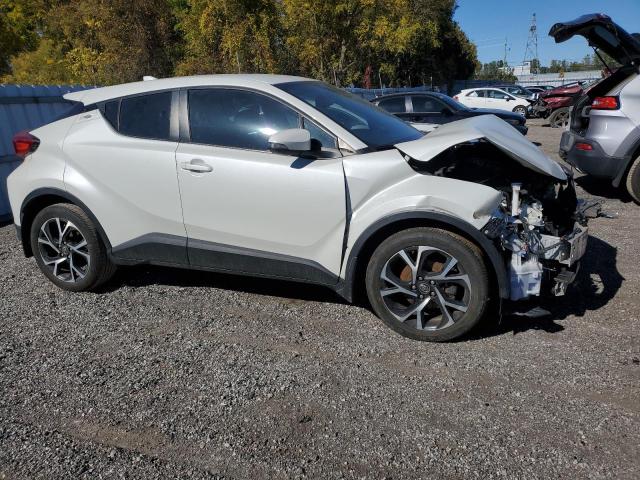 NMTKHMBX7JR052080 - 2018 TOYOTA C-HR XLE Білий фото 4