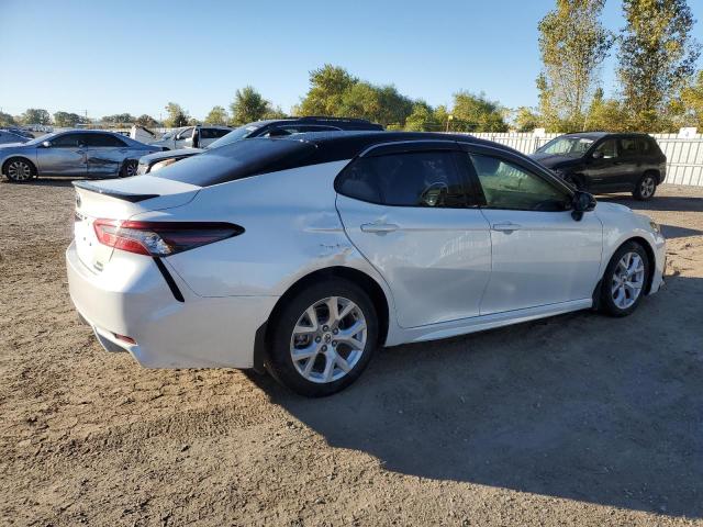 4T1K31AK4NU043726 - 2022 TOYOTA CAMRY XSE WHITE photo 3