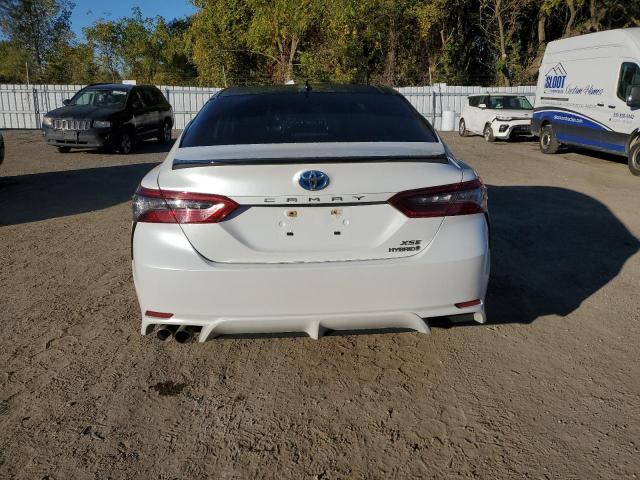 4T1K31AK4NU043726 - 2022 TOYOTA CAMRY XSE WHITE photo 6