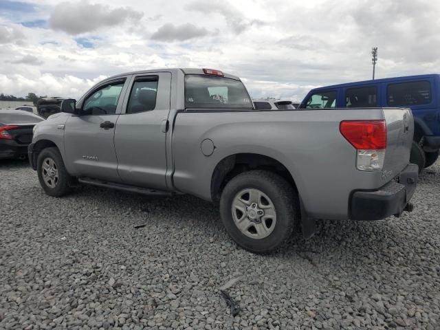 5TFRY5F18BX104744 - 2011 TOYOTA TUNDRA DOUBLE CAB SR5 SILVER photo 2