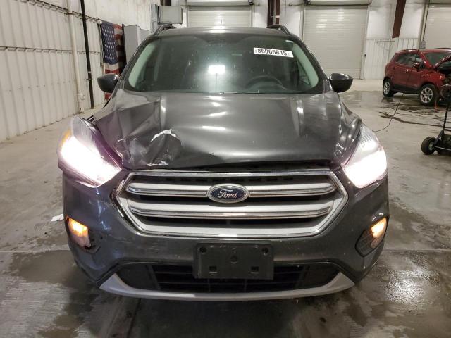 1FMCU9GD7JUC00765 - 2018 FORD ESCAPE SE GRAY photo 5