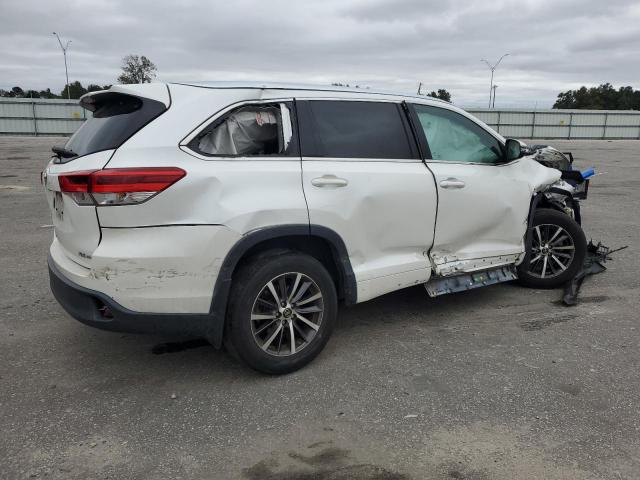 5TDJZRFH7JS833093 - 2018 TOYOTA HIGHLANDER SE 白色 照片 3