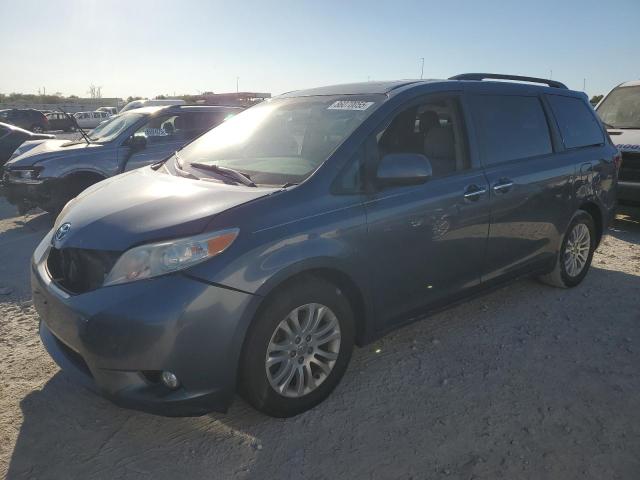 2015 TOYOTA SIENNA XLE, 
