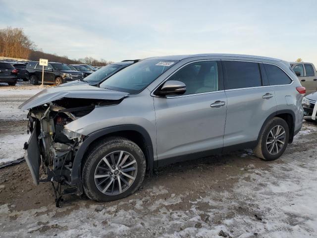 2019 TOYOTA HIGHLANDER SE, 