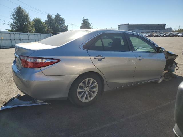 4T4BF1FK5FR468363 - 2015 TOYOTA CAMRY LE SILVER photo 3