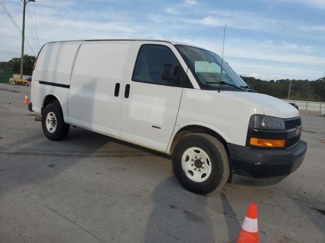 1GCWGAF10K1366193 - 2019 CHEVROLET EXPRESS G2 WHITE photo 4