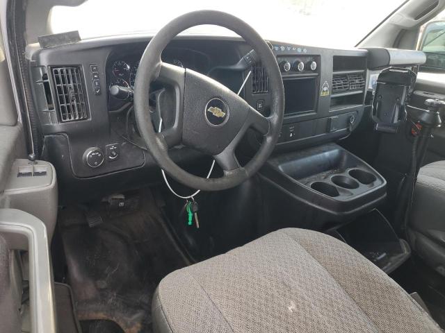 1GCWGAF10K1366193 - 2019 CHEVROLET EXPRESS G2 WHITE photo 8