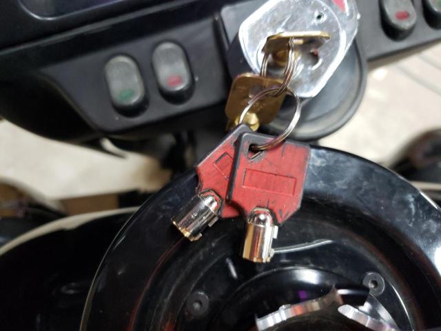 1HD1FCW142Y632152 - 2002 HARLEY-DAVIDSON FLHTCUI 黑色 照片 8