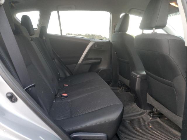 2T3BFREV2HW590130 - 2017 TOYOTA RAV4 LE 银色 照片 10