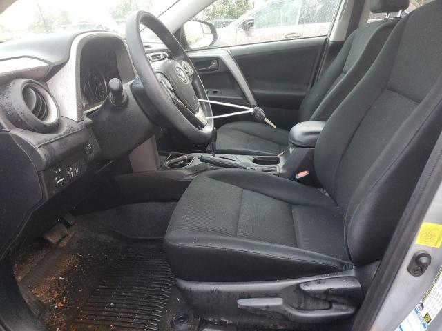 2T3BFREV2HW590130 - 2017 TOYOTA RAV4 LE 银色 照片 7