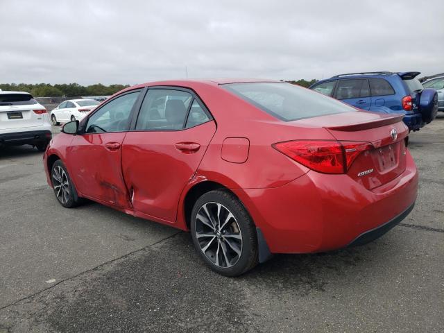 2T1BURHE9JC057323 - 2018 TOYOTA COROLLA L Czerwony zdjęcie 2