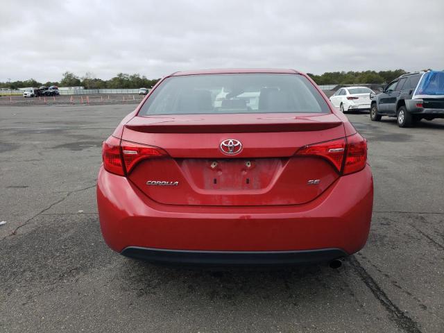 2T1BURHE9JC057323 - 2018 TOYOTA COROLLA L Czerwony zdjęcie 6