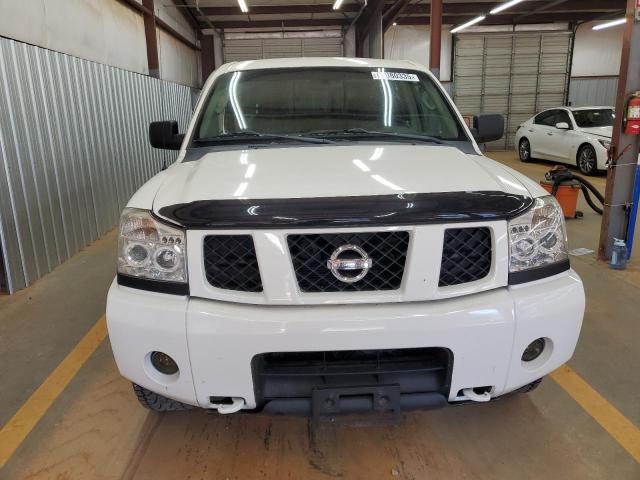 1N6AA07B74N540279 - 2004 NISSAN TITAN XE WHITE photo 5