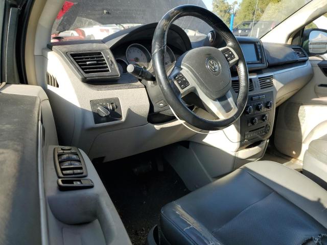 2V4RW3DG7BR621992 - 2011 VOLKSWAGEN ROUTAN SE BLACK photo 8