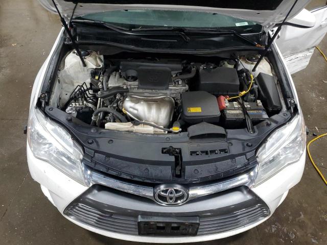 4T1BF1FKXFU072679 - 2015 TOYOTA CAMRY LE Weiß Foto 11
