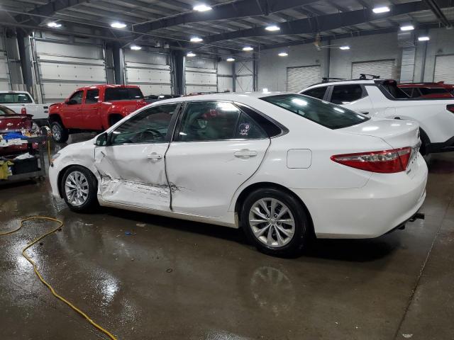 4T1BF1FKXFU072679 - 2015 TOYOTA CAMRY LE Weiß Foto 2