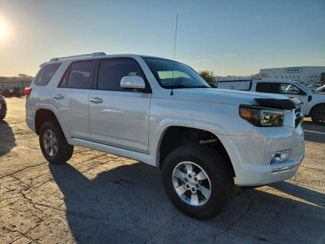 JTEBU5JR6C5089146 - 2012 TOYOTA 4RUNNER SR5 WHITE photo 4