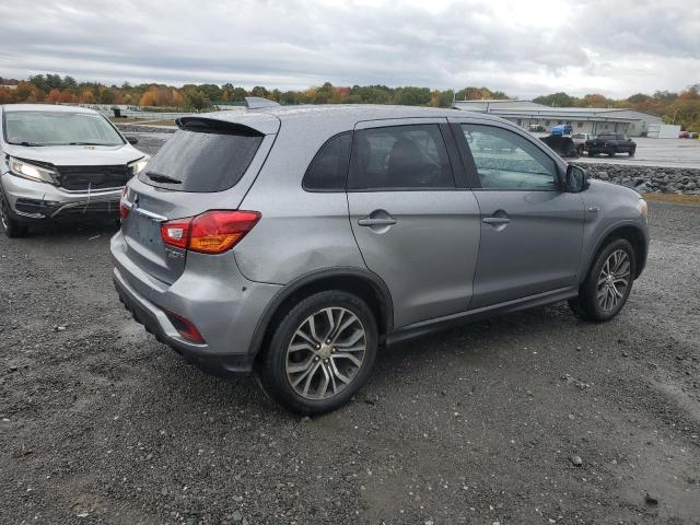 JA4AP3AU8KU033868 - 2019 MITSUBISHI OUTLANDER ES GRAY photo 3