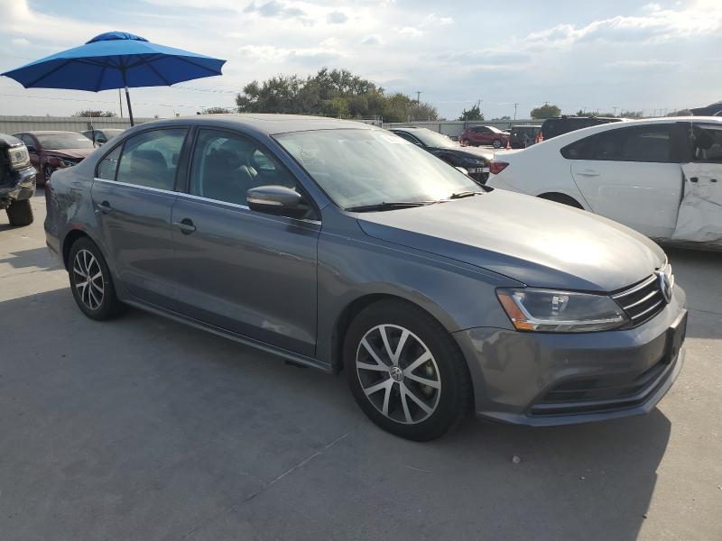 3VWDB7AJ1HM366373 - 2017 VOLKSWAGEN JETTA SE GRAY photo 4